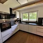 Klamm Apartment *