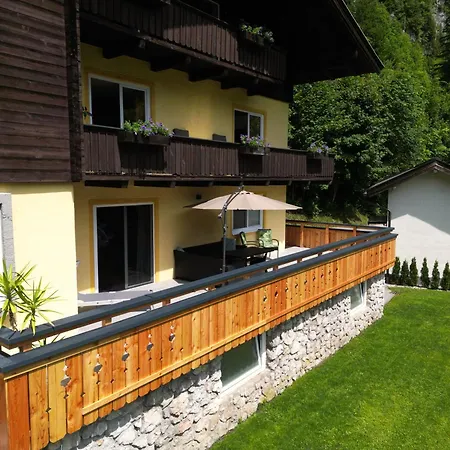 Klamm Apartment